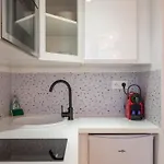 Διαμέρισμα Charming Renovated And Bright In The Center