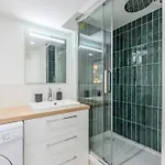 Charming Renovated And Bright In The Center Apartment