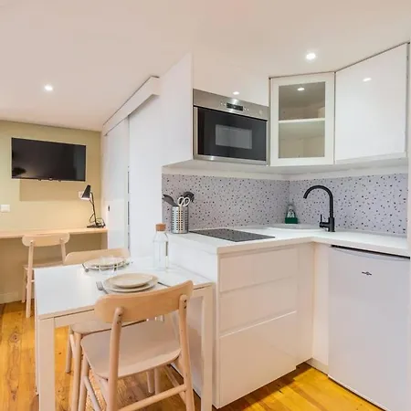 Charming Renovated And Bright In The Center Apartamento *