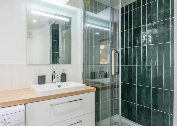 Charming Renovated And Bright In The Center Appartement