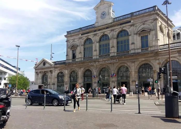 Charming Renovated And Bright In The Center *